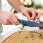 Ніж кухарський LEO з отворами для чищення пряних трав, блакитний, 14 см